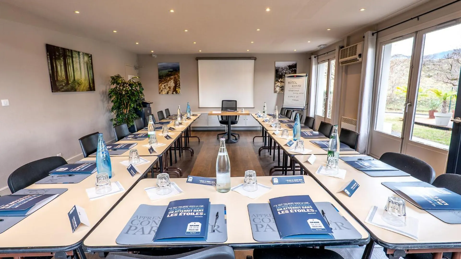 *** Hotel Kyriad Digne-Les-Bains Francia